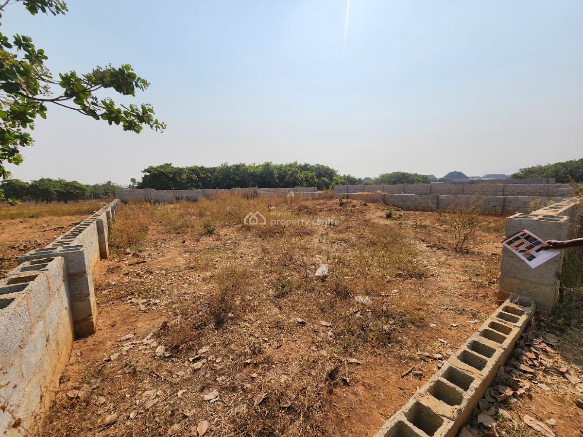 Fully Fenced and Strategically Located 550square Metres of Land, Fo1 Layout, Kubwa, Abuja, Residential Land for Sale