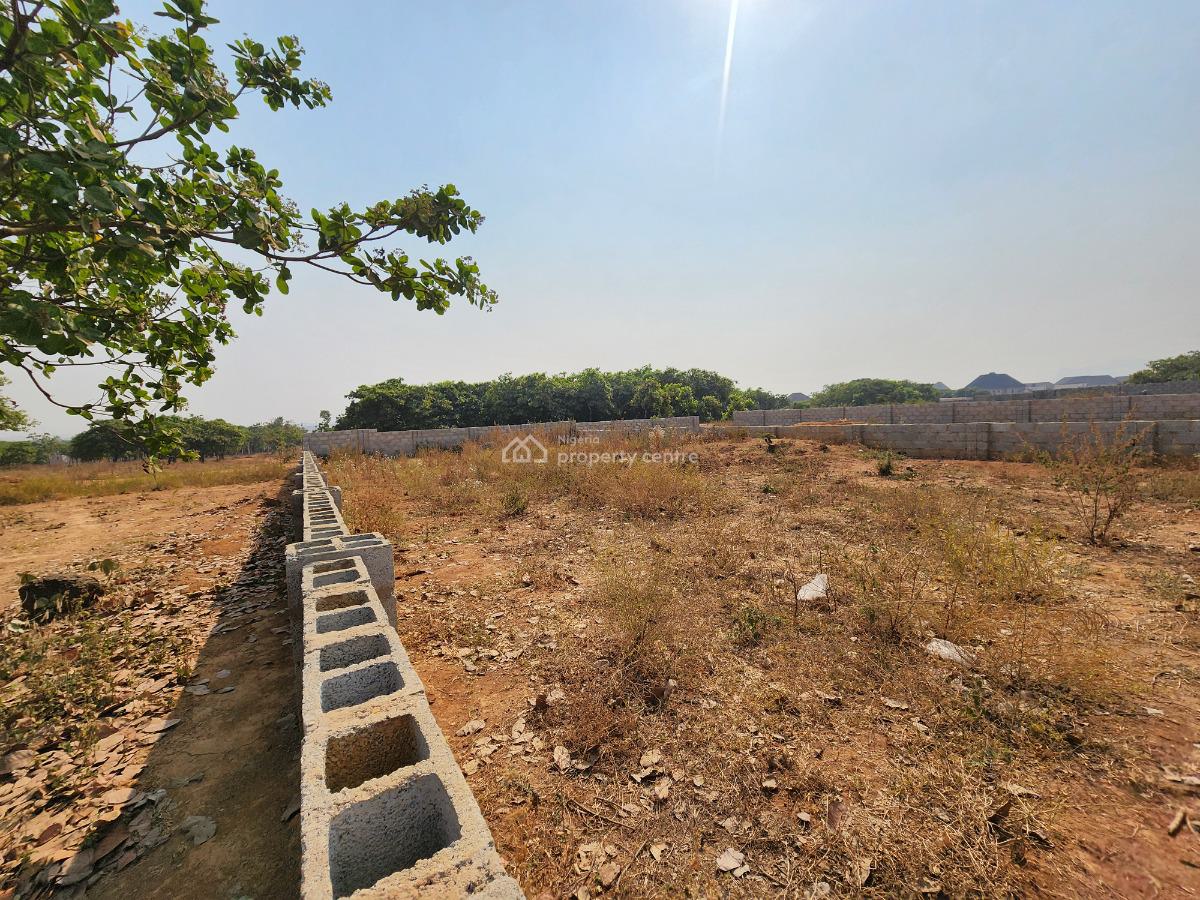 Fully Fenced and Strategically Located 550square Metres of Land, Fo1 Layout, Kubwa, Abuja, Residential Land for Sale