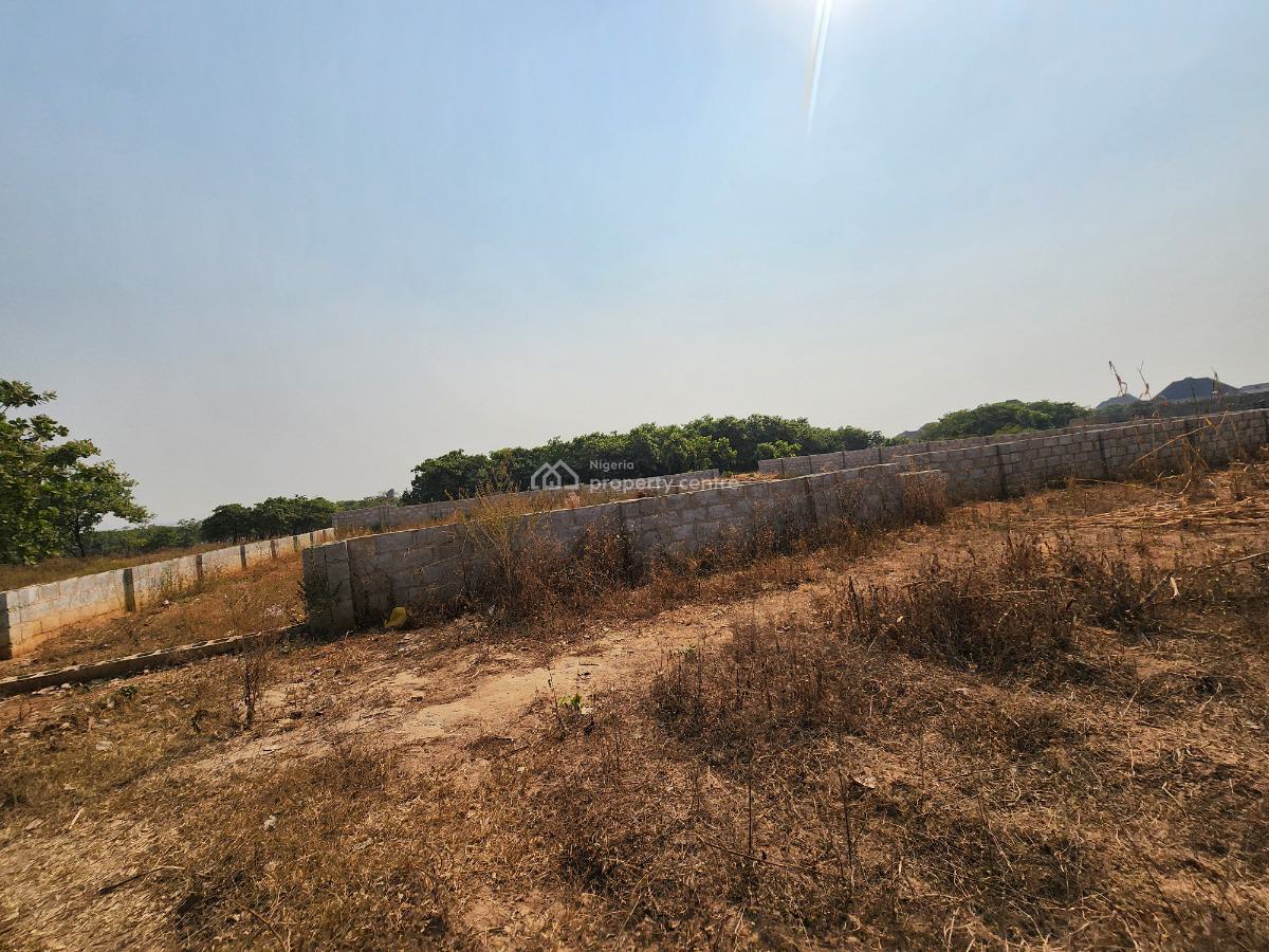 Fully Fenced and Strategically Located 550square Metres of Land, Fo1 Layout, Kubwa, Abuja, Residential Land for Sale