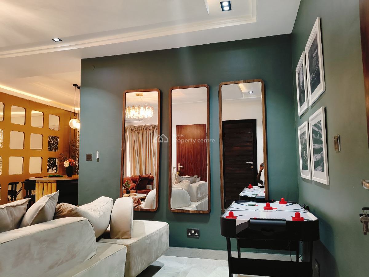 Exquisite 2 Bedroom Apartment, Lekki Phase 1, Lekki, Lagos, Flat / Apartment Short Let