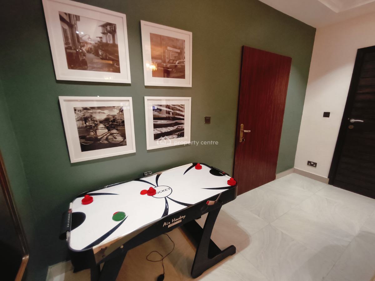 Exquisite 2 Bedroom Apartment, Lekki Phase 1, Lekki, Lagos, Flat / Apartment Short Let