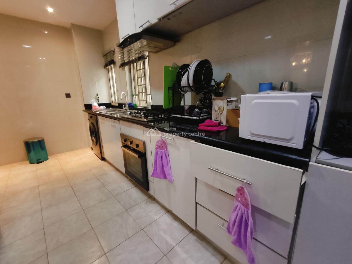Exquisite 2 Bedroom Apartment, Lekki Phase 1, Lekki, Lagos, Flat / Apartment Short Let