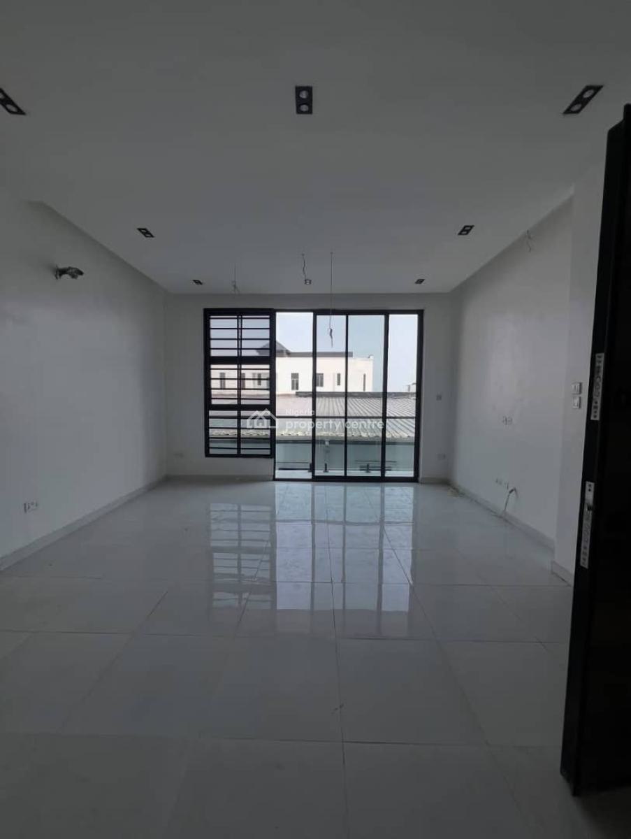 Spacious 2 Bedroom Apartment, Ologolo, Lekki, Lagos, Flat / Apartment for Rent