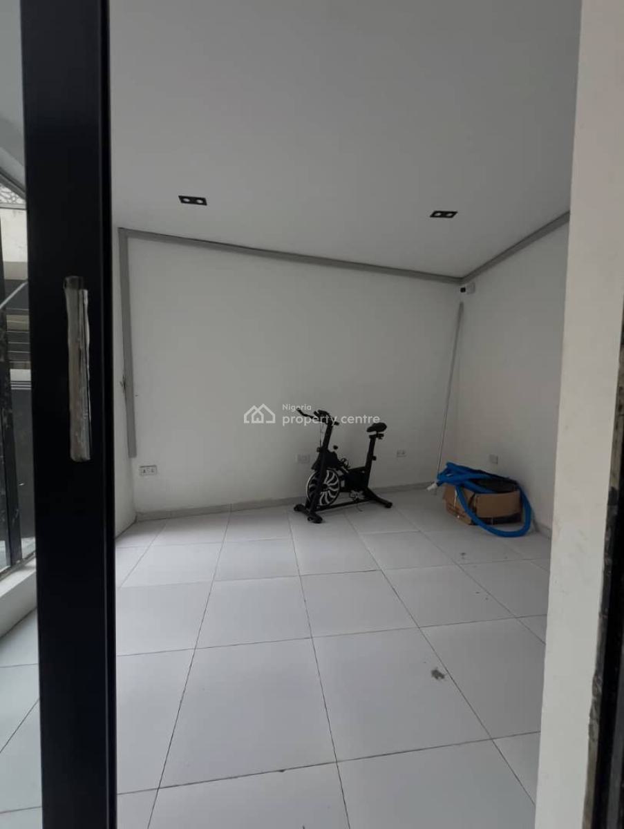 Spacious 2 Bedroom Apartment, Ologolo, Lekki, Lagos, Flat / Apartment for Rent