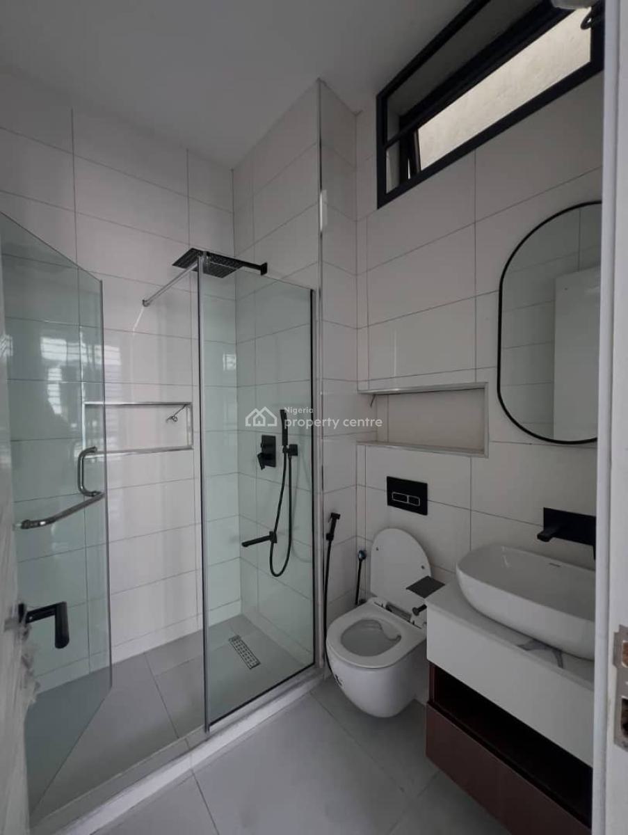 Spacious 2 Bedroom Apartment, Ologolo, Lekki, Lagos, Flat / Apartment for Rent