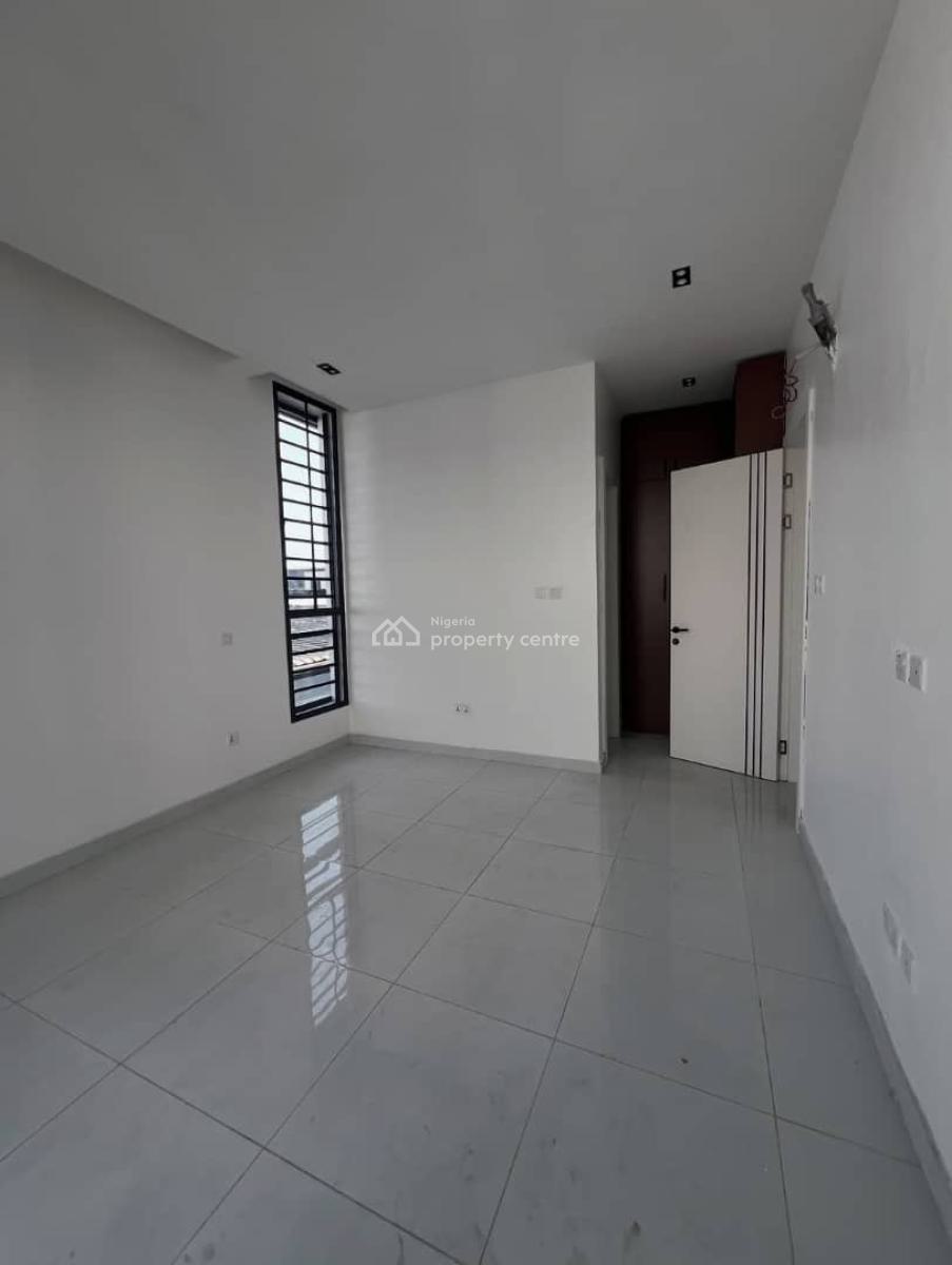 Spacious 2 Bedroom Apartment, Ologolo, Lekki, Lagos, Flat / Apartment for Rent