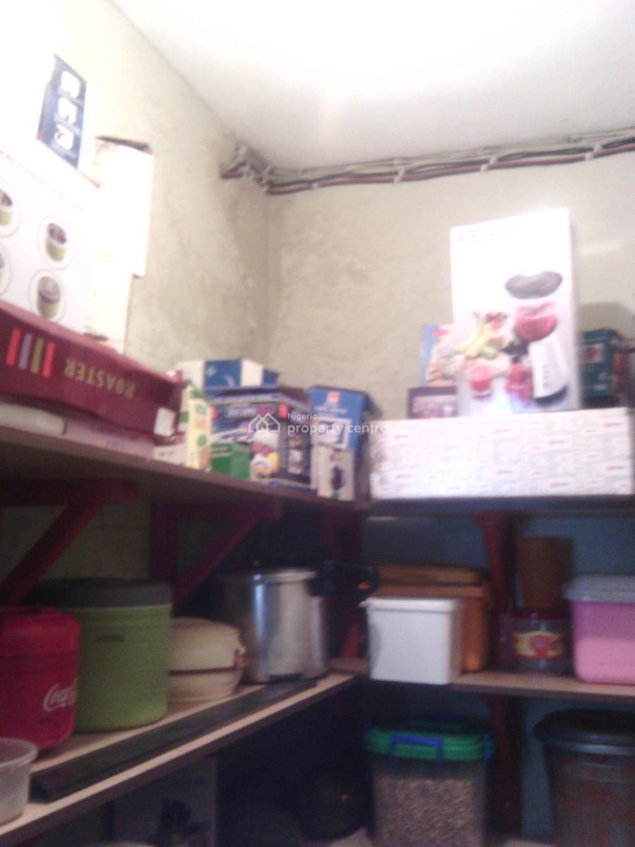 4 Bedroom Duplex with 2-bedroom Flat Bq, Maradeun Alabi Crescent, Gra Phase 2, Magodo, Lagos, Semi-detached Duplex for Rent