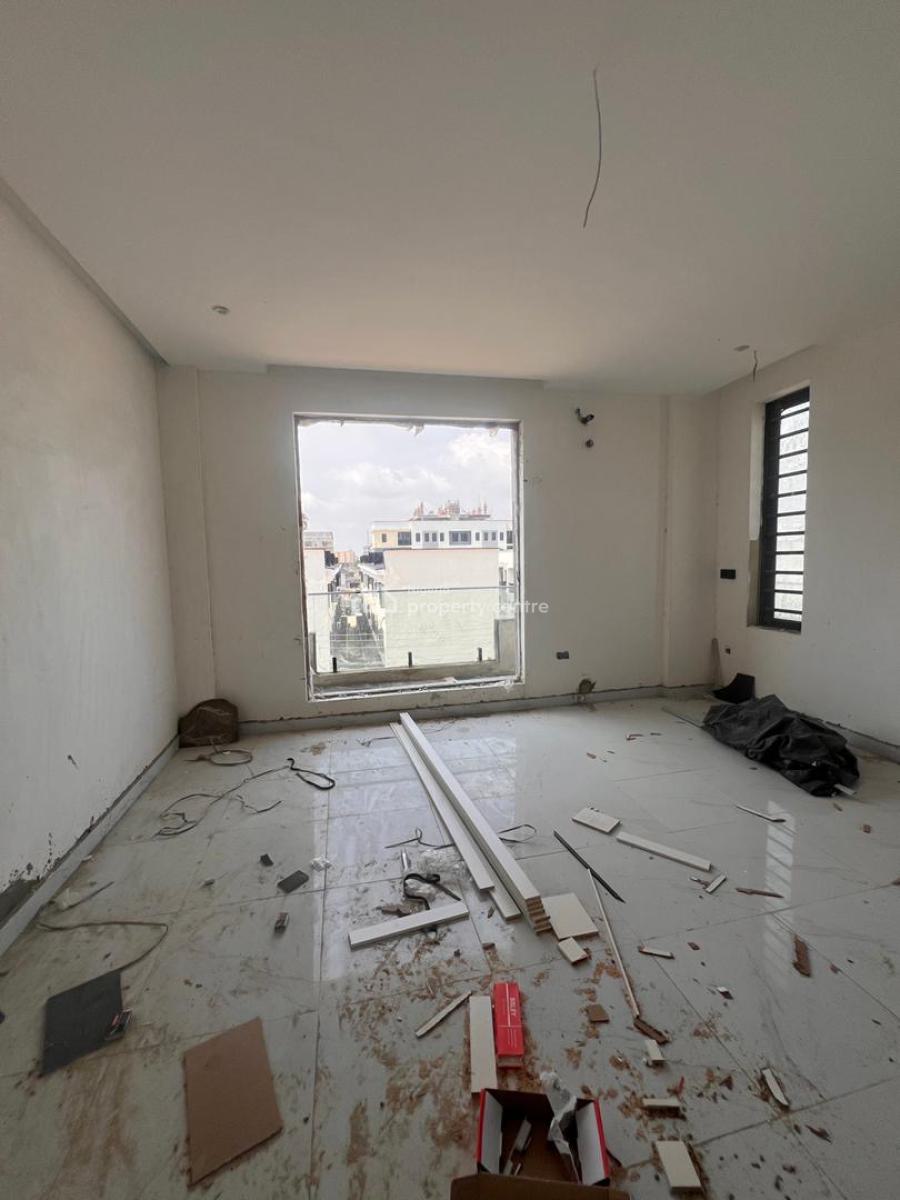 Stunning Bedrooms Apartment with Swimming Pool & Gym, Lekki Phase 1, Lekki, Lagos, Flat / Apartment for Sale