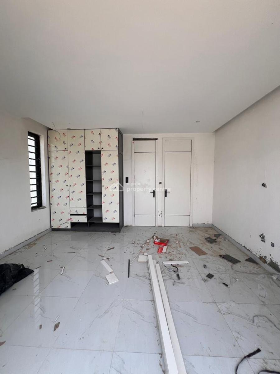 Stunning Bedrooms Apartment with Swimming Pool & Gym, Lekki Phase 1, Lekki, Lagos, Flat / Apartment for Sale