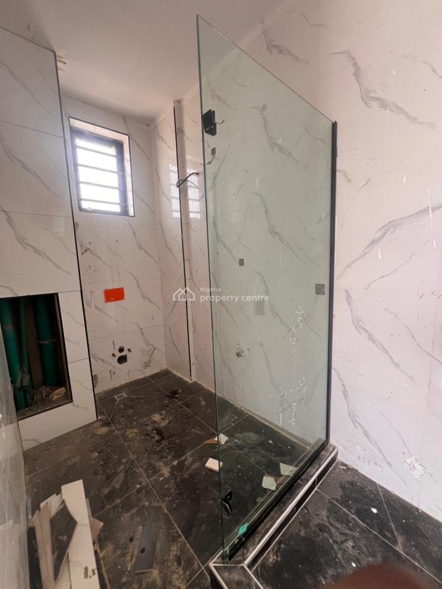 Stunning Bedrooms Apartment with Swimming Pool & Gym, Lekki Phase 1, Lekki, Lagos, Flat / Apartment for Sale