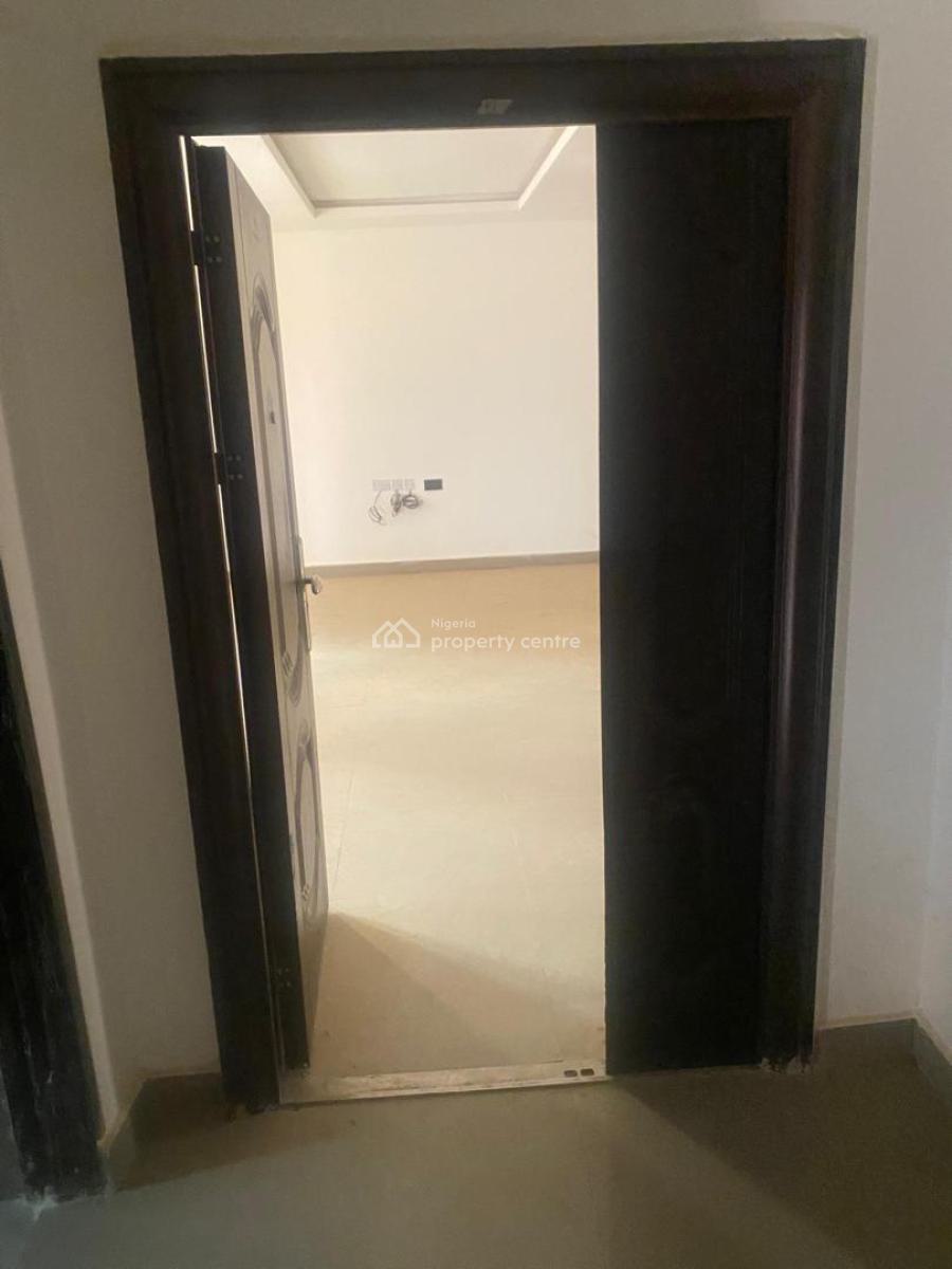 Stunning 3 Bedroom Flat on The Ground Floor Along a Tarred Road, Jahi, Abuja, Flat / Apartment for Rent