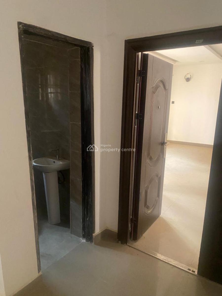 Stunning 3 Bedroom Flat on The Ground Floor Along a Tarred Road, Jahi, Abuja, Flat / Apartment for Rent