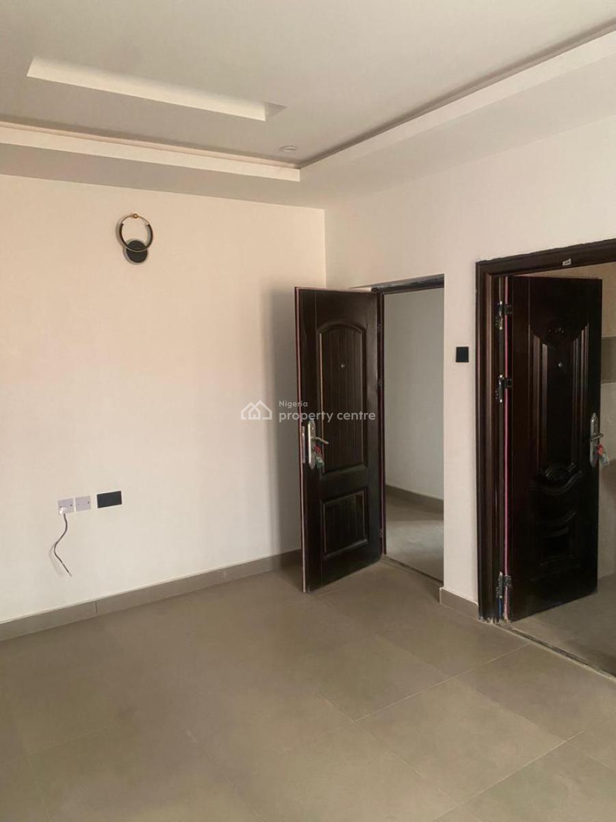 Stunning 3 Bedroom Flat on The Ground Floor Along a Tarred Road, Jahi, Abuja, Flat / Apartment for Rent