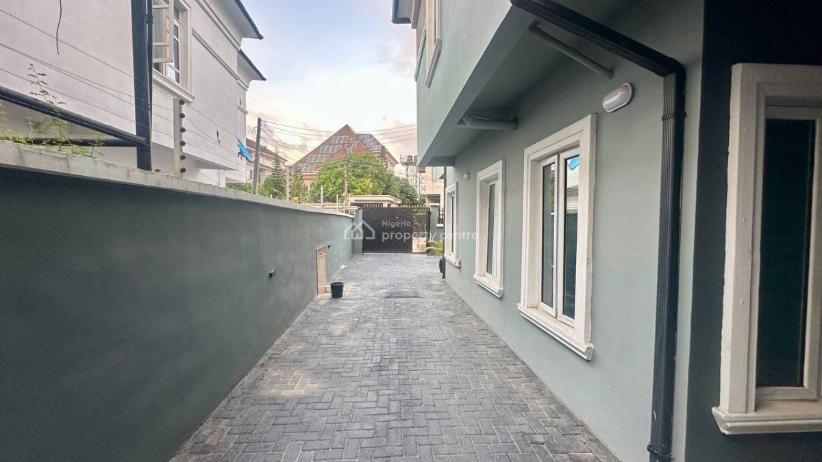 Brand New Very Spacious 5 Bed with Big Compound & Gov Consent, Chisco, Ikate, Lekki, Lagos, Detached Duplex for Sale