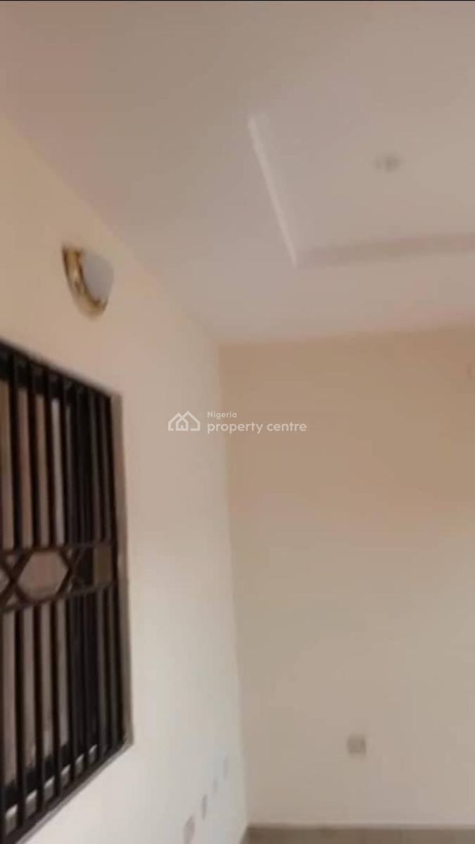 Lovely 3 Bedroom Flat, Omole Phase 2, Ikeja, Lagos, Flat / Apartment for Rent