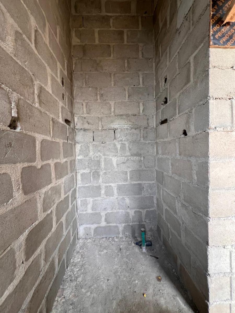 Spacious 2 Bedroom Apartment with Elevator, Swimming Pool & Gym, Lekki Phase 1, Lekki, Lagos, Flat / Apartment for Sale