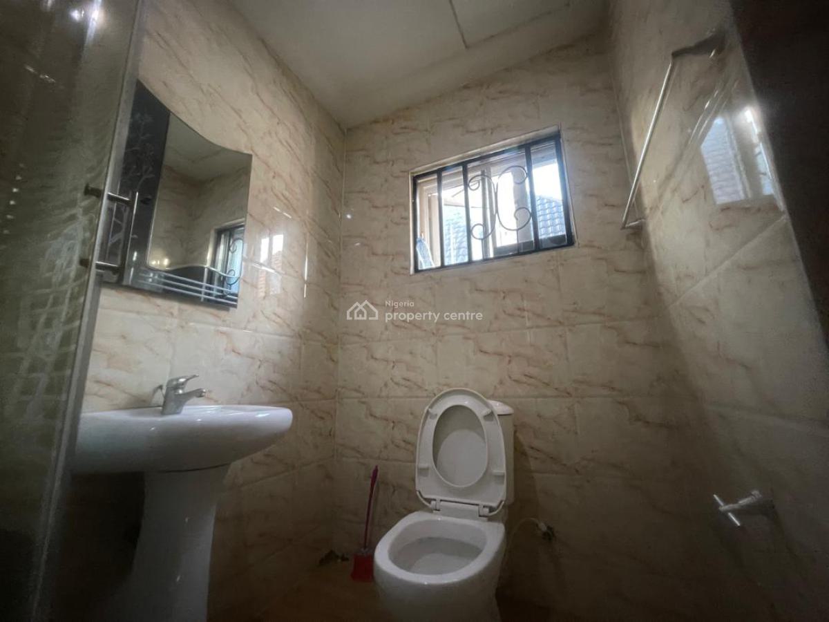 Neat & Spacious  2 Bedroom Terrace Duplex, Lekki Phase 1, Lekki, Lagos, Terraced Duplex for Rent