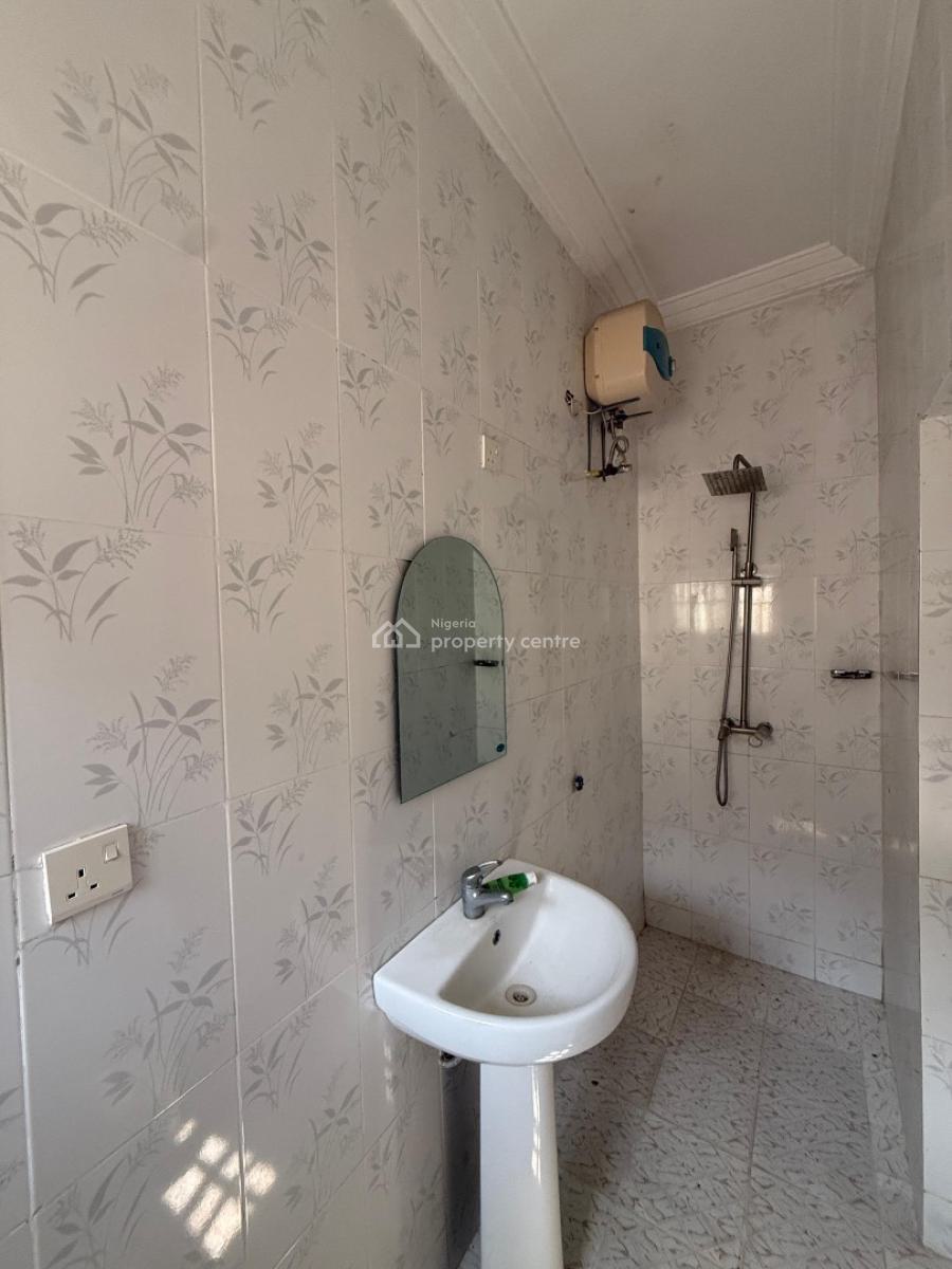 Modern & Spacious 4 Bedroom Duplex with a Study Room, Kolapo Ishola Gra, Ibadan, Oyo, Semi-detached Duplex for Rent