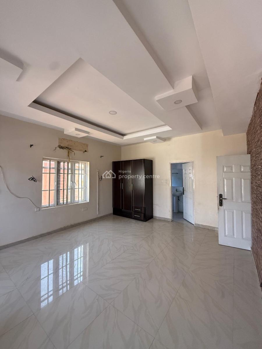 Modern & Spacious 4 Bedroom Duplex with a Study Room, Kolapo Ishola Gra, Ibadan, Oyo, Semi-detached Duplex for Rent