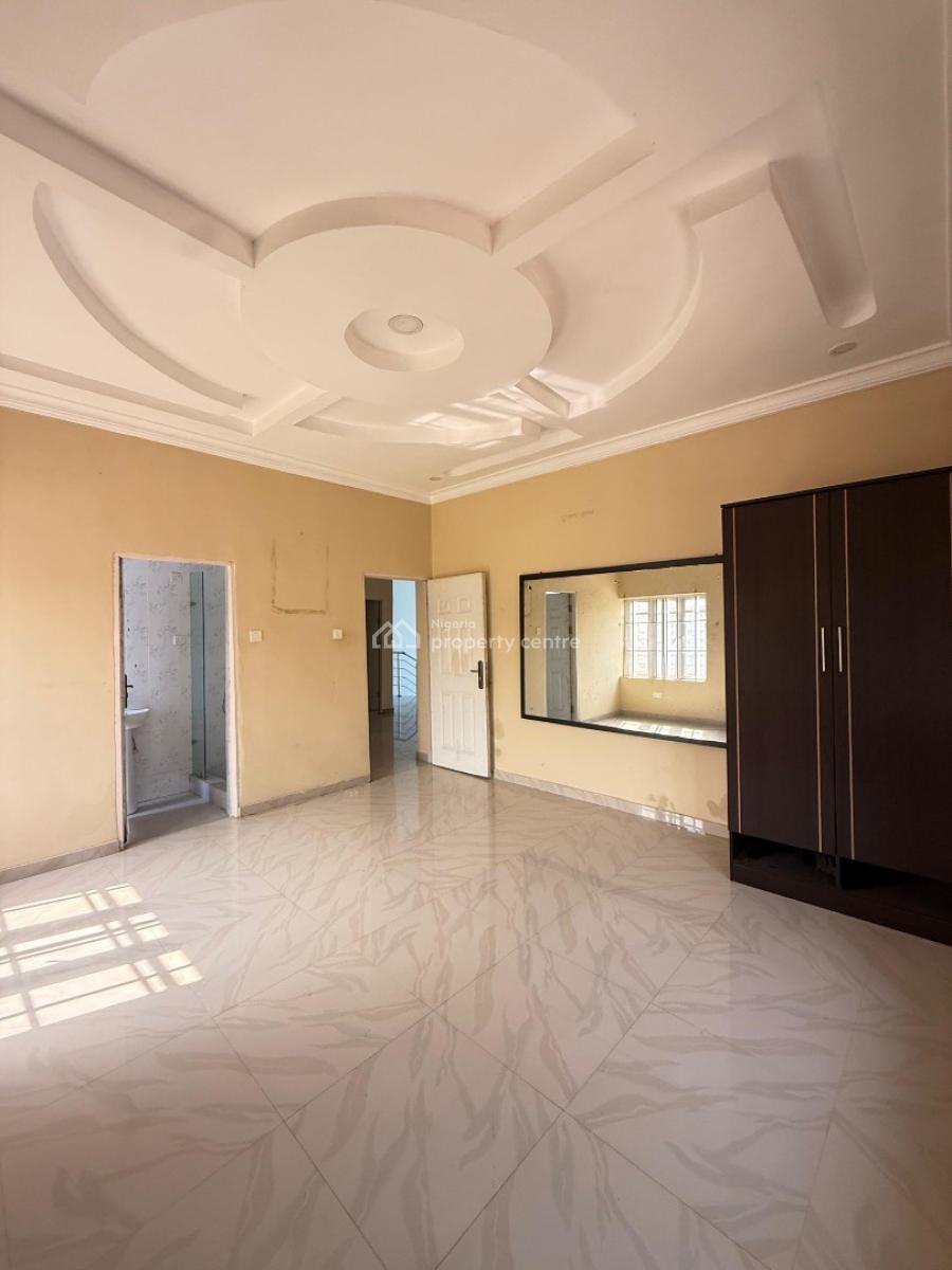 Modern & Spacious 4 Bedroom Duplex with a Study Room, Kolapo Ishola Gra, Ibadan, Oyo, Semi-detached Duplex for Rent