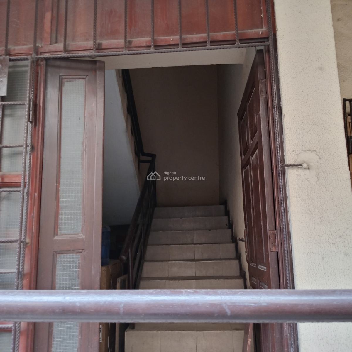 Block of 6 Units of 2-bedroom Flats Situated on a 550 Sqm, 4 Moleye Street, Yaba, Lagos, House for Sale