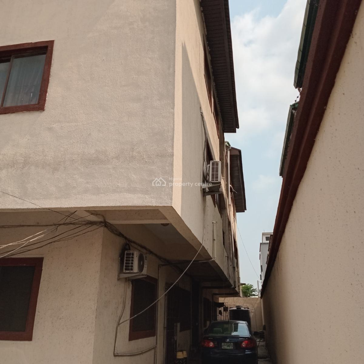 Block of 6 Units of 2-bedroom Flats Situated on a 550 Sqm, 4 Moleye Street, Yaba, Lagos, House for Sale
