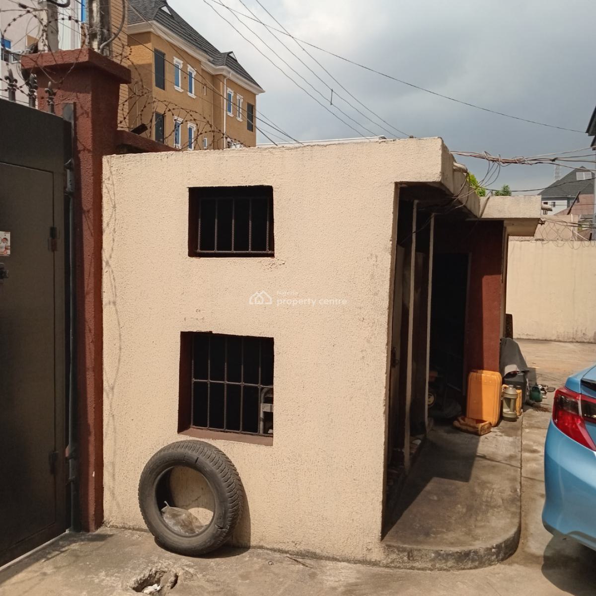 Block of 6 Units of 2-bedroom Flats Situated on a 550 Sqm, 4 Moleye Street, Yaba, Lagos, House for Sale