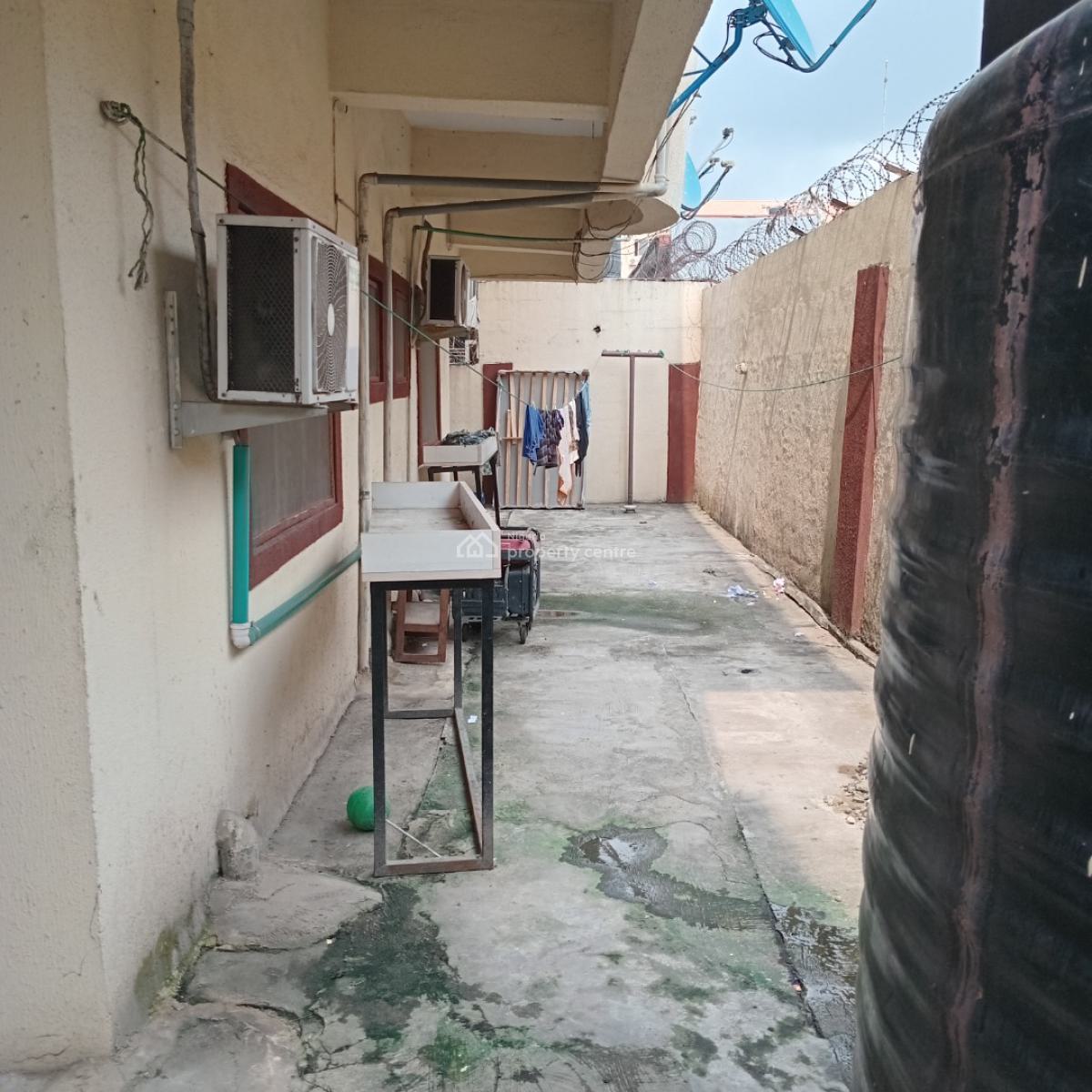 Block of 6 Units of 2-bedroom Flats Situated on a 550 Sqm, 4 Moleye Street, Yaba, Lagos, House for Sale