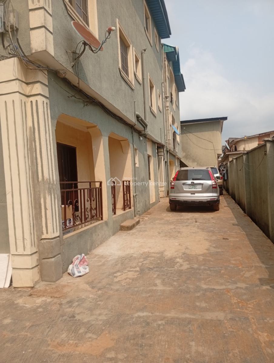 Executive  Mini Flat, Cele Bus Stop Alagbole, Ojodu Berger, Ojodu, Lagos, Mini Flat (room and Parlour) for Rent