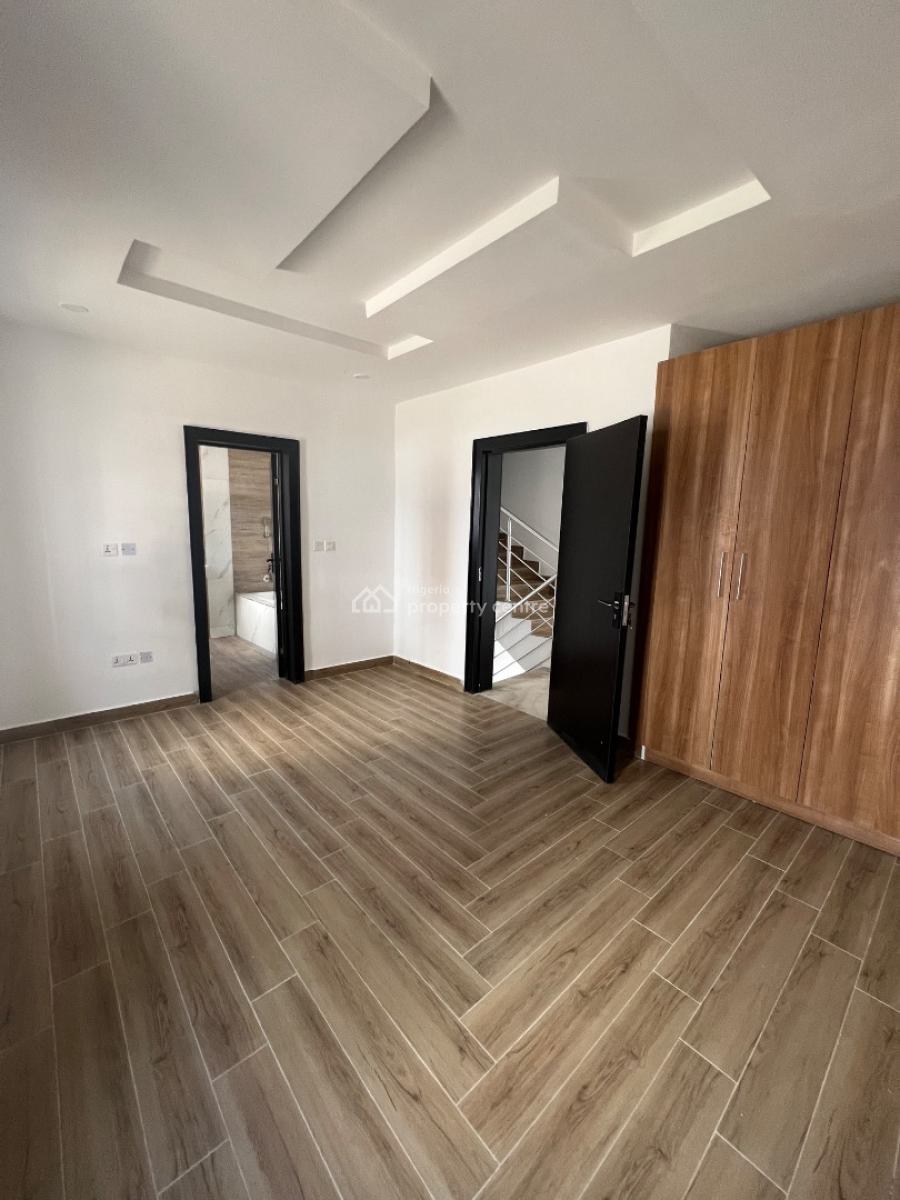 4 Bedroom Terrace with Amazing Facilities, Lekki Phase 1, Lekki, Lagos, Terraced Duplex for Sale