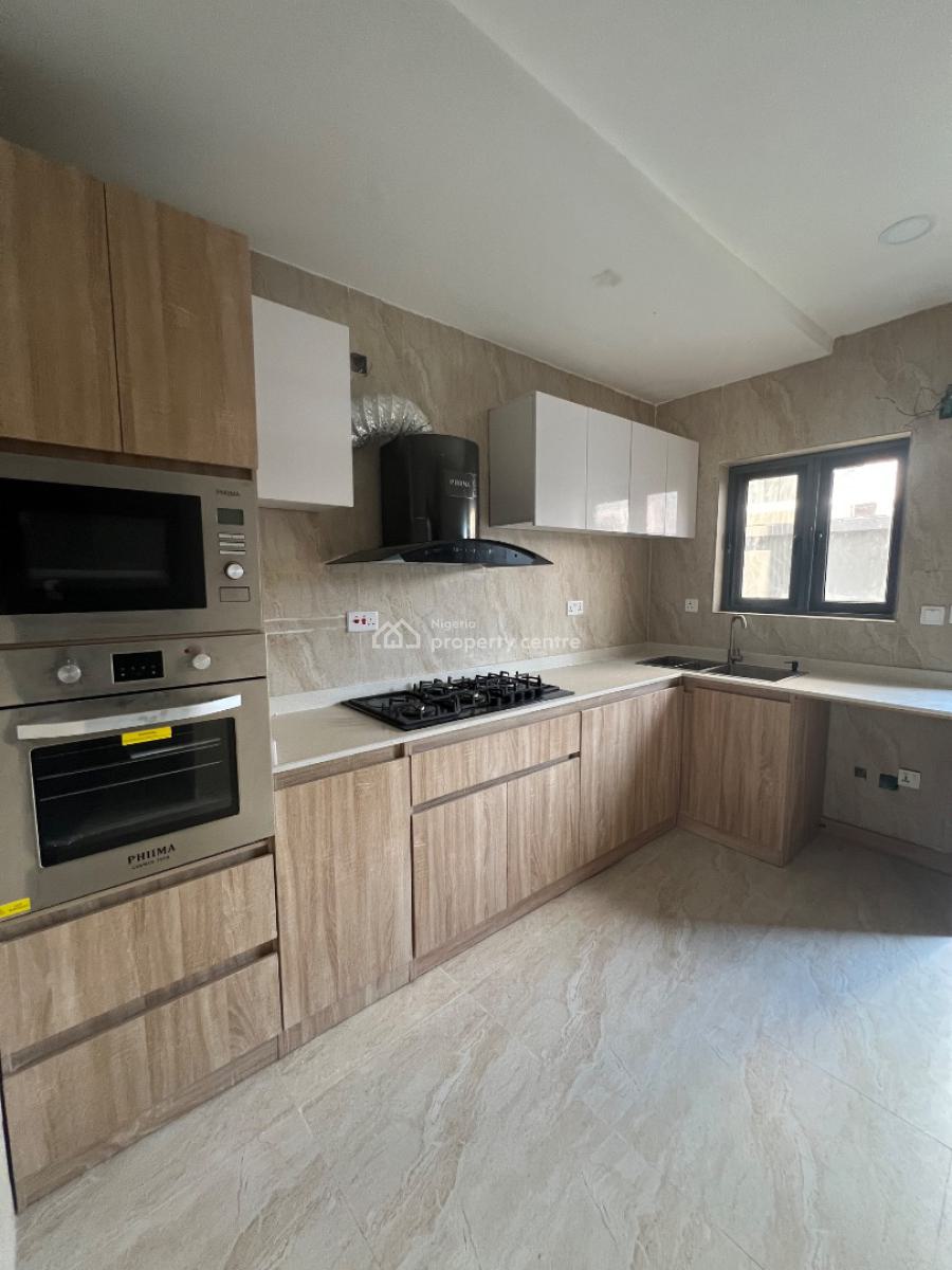 4 Bedroom Terrace with Amazing Facilities, Lekki Phase 1, Lekki, Lagos, Terraced Duplex for Sale