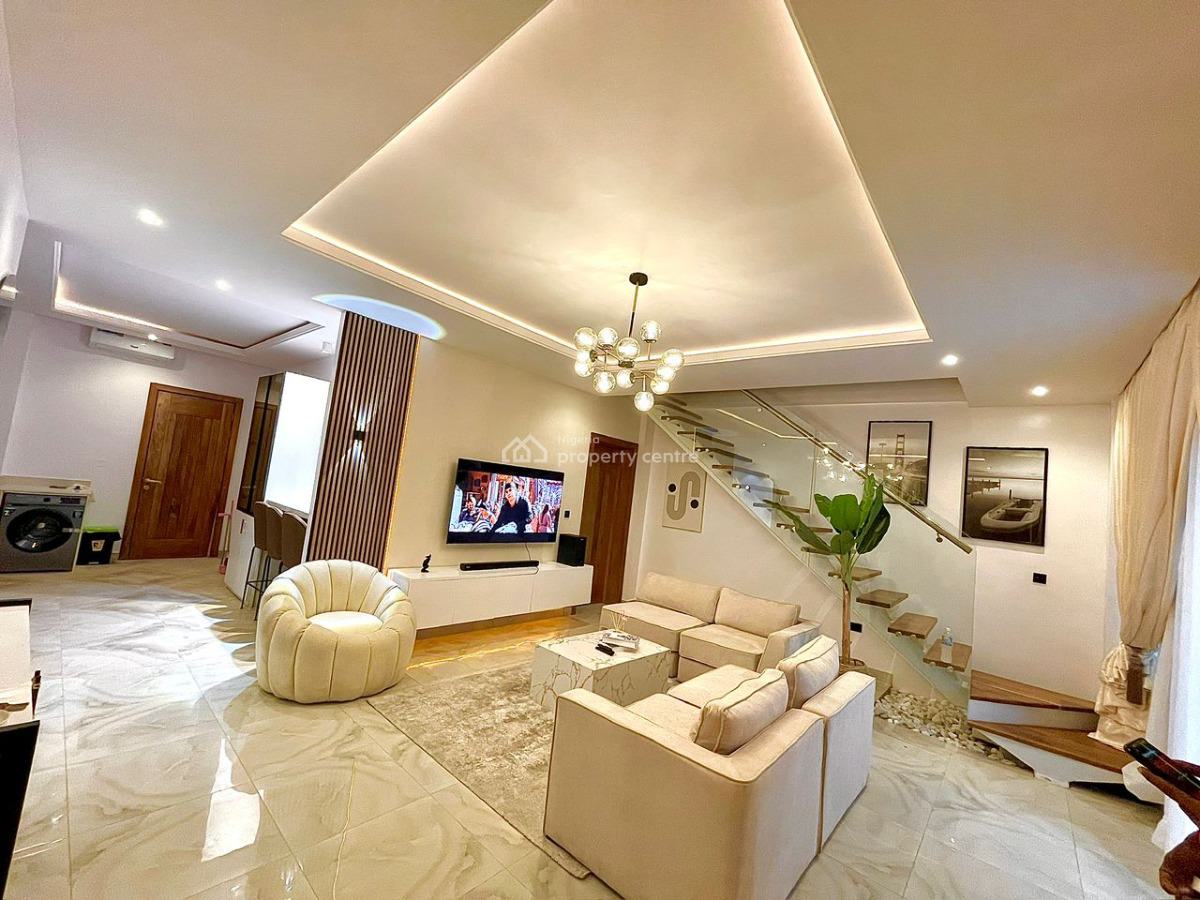 2 Bedroom Maisonette with Ps5 and Swimming Pool, Lekki Phase 1, Lekki, Lagos, Flat / Apartment Short Let