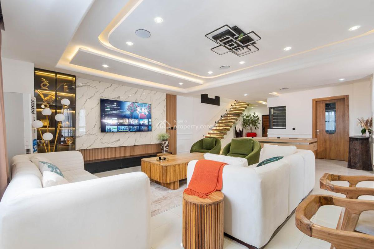 3 Bedroom Maisonette Apartment, Off Freedom Way, Lekki Phase 1, Lekki, Lagos, Flat / Apartment Short Let