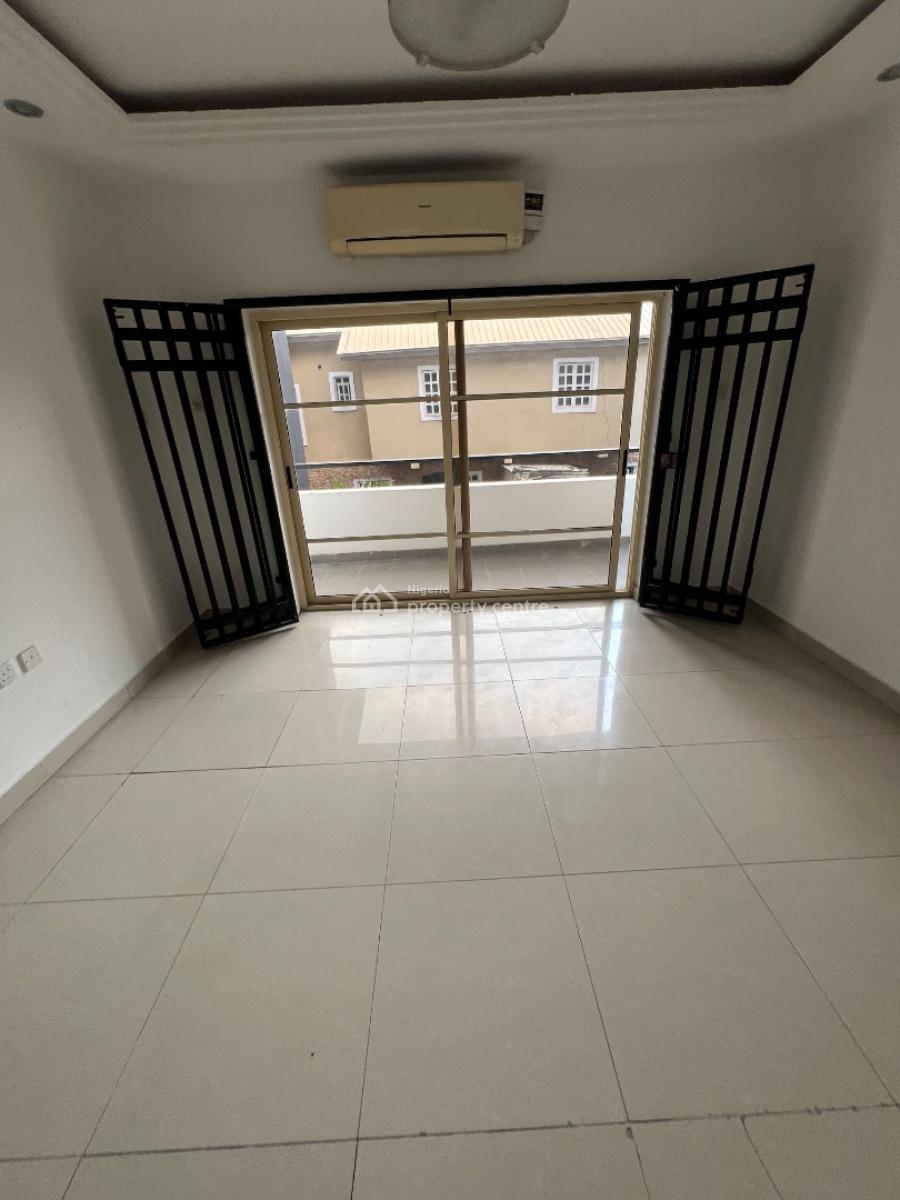 Luxury and Spacious 3-bedroom Apartment with a Room Bq, Lekki Phase 1, Lekki, Lagos, Flat / Apartment for Rent