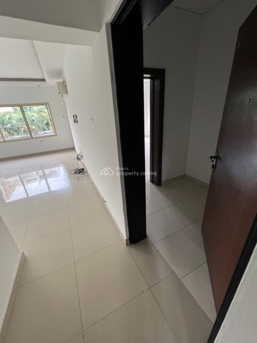 Luxury and Spacious 3-bedroom Apartment with a Room Bq, Lekki Phase 1, Lekki, Lagos, Flat / Apartment for Rent