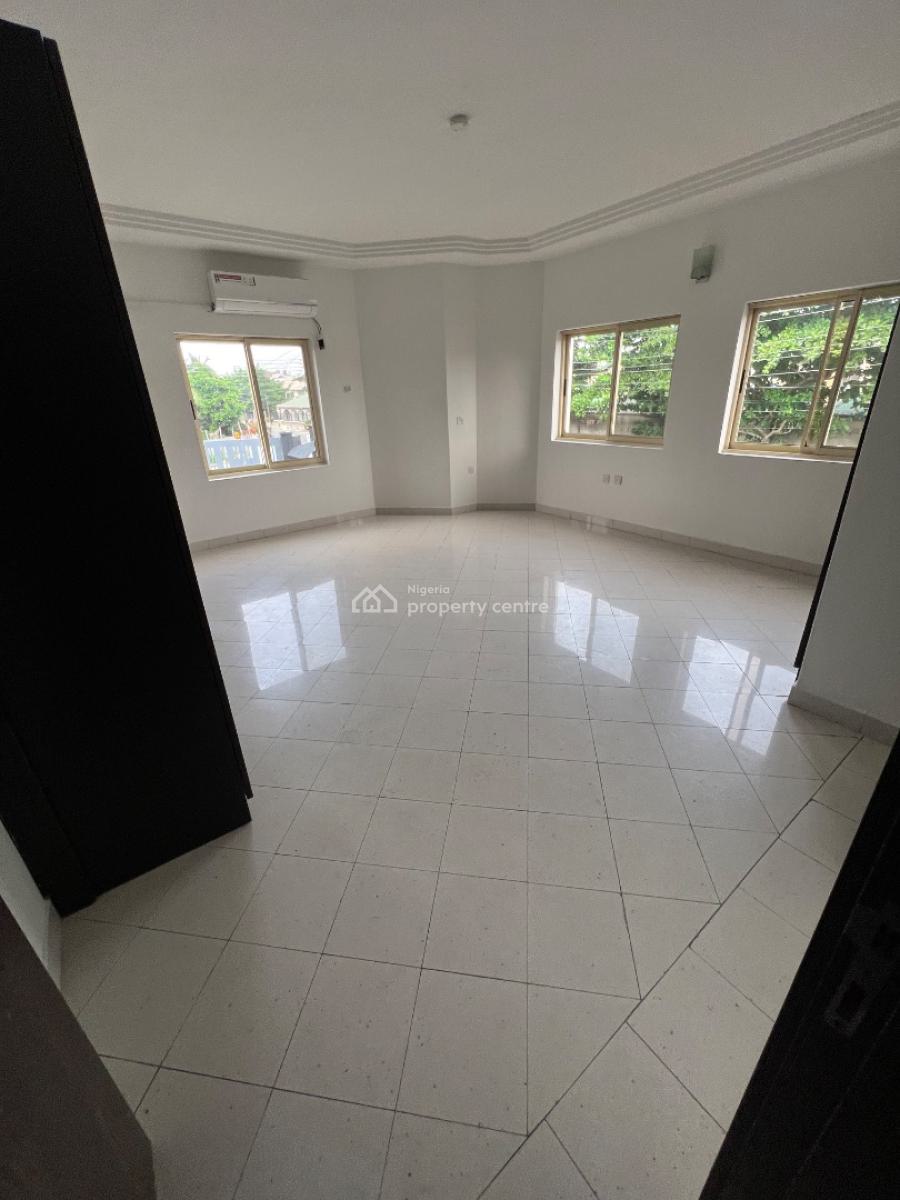 Luxury and Spacious 3-bedroom Apartment with a Room Bq, Lekki Phase 1, Lekki, Lagos, Flat / Apartment for Rent