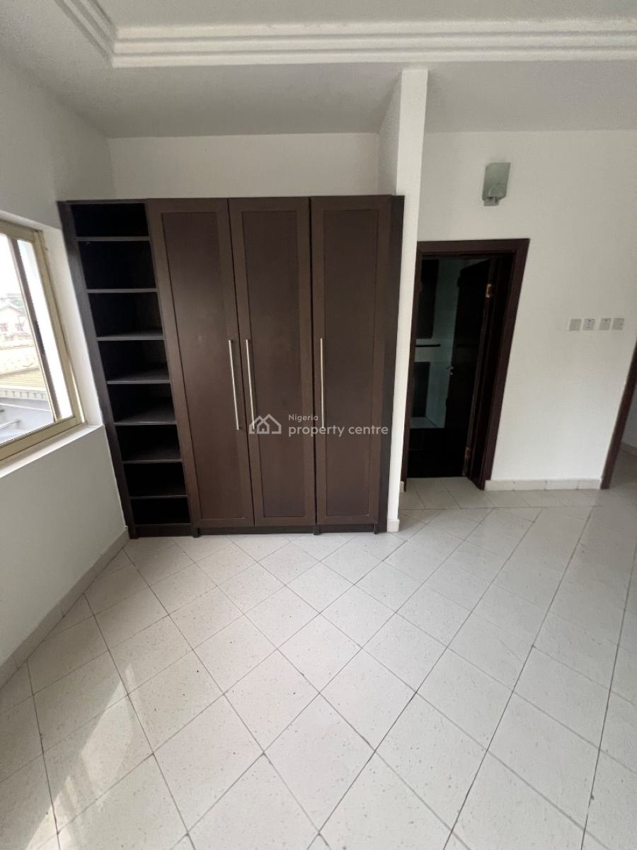 Luxury and Spacious 3-bedroom Apartment with a Room Bq, Lekki Phase 1, Lekki, Lagos, Flat / Apartment for Rent