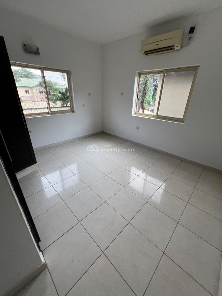 Luxury and Spacious 3-bedroom Apartment with a Room Bq, Lekki Phase 1, Lekki, Lagos, Flat / Apartment for Rent