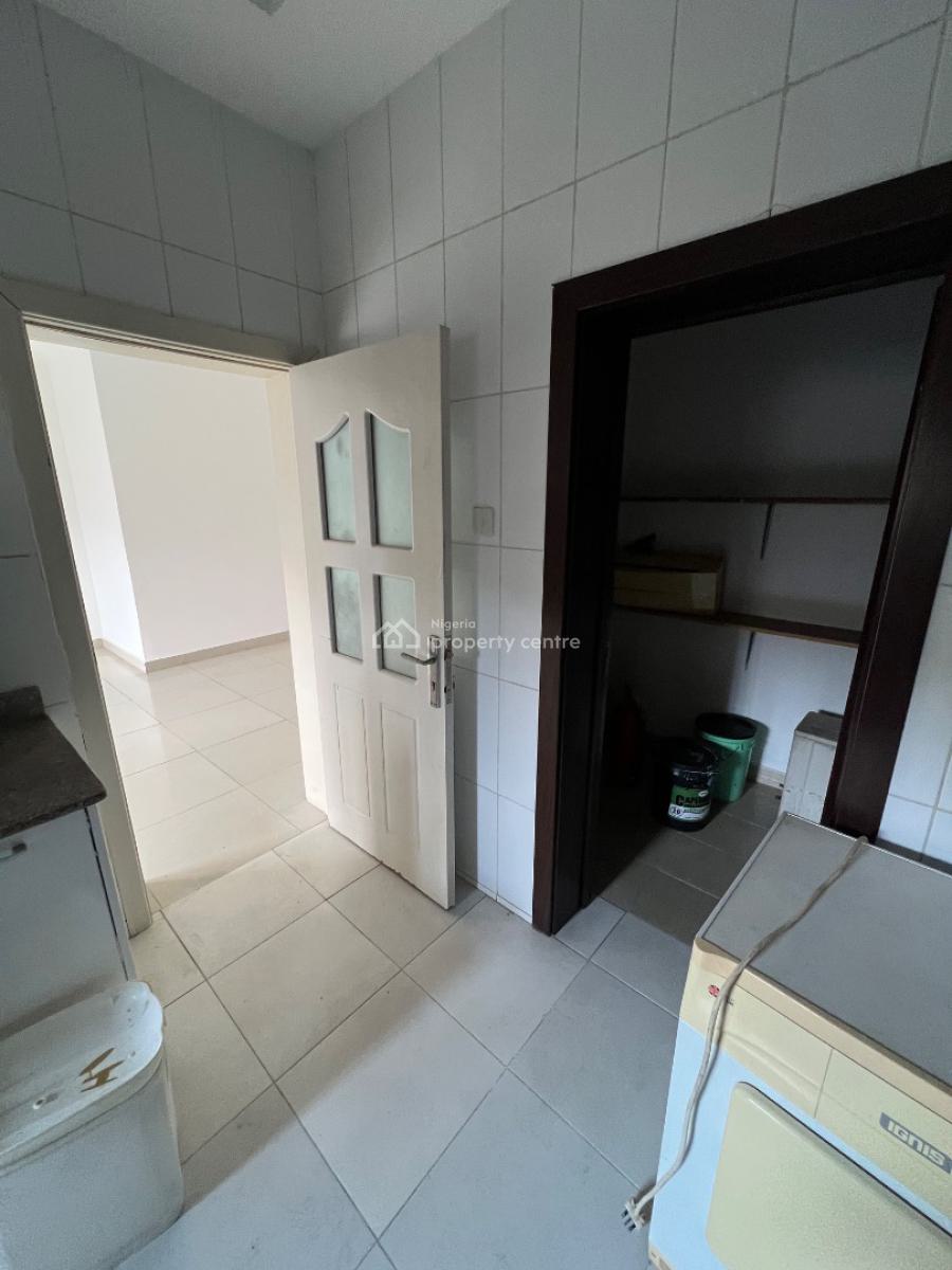 Luxury and Spacious 3-bedroom Apartment with a Room Bq, Lekki Phase 1, Lekki, Lagos, Flat / Apartment for Rent