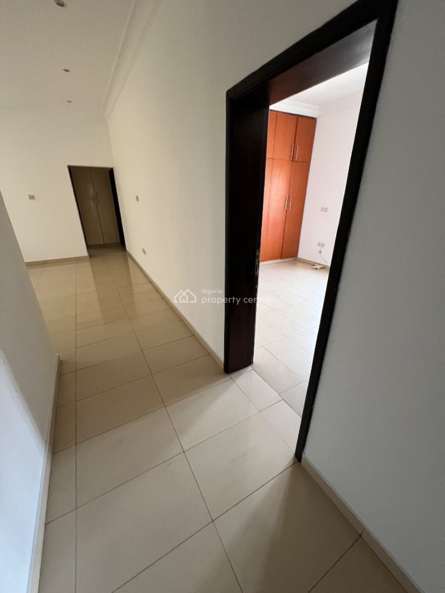 Classic and Luxurious 3-bedroom Flat with Bq and 7 Acs and Inverter, Lekki Phase 1, Lekki, Lagos, Flat / Apartment for Rent