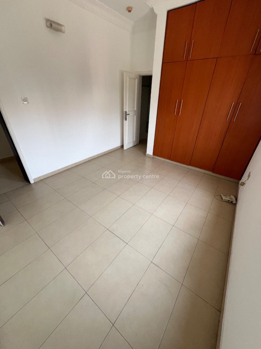 Classic and Luxurious 3-bedroom Flat with Bq and 7 Acs and Inverter, Lekki Phase 1, Lekki, Lagos, Flat / Apartment for Rent