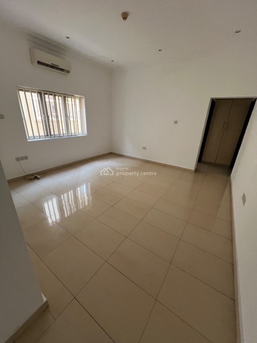 Classic and Luxurious 3-bedroom Flat with Bq and 7 Acs and Inverter, Lekki Phase 1, Lekki, Lagos, Flat / Apartment for Rent