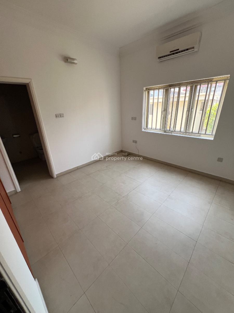 Classic and Luxurious 3-bedroom Flat with Bq and 7 Acs and Inverter, Lekki Phase 1, Lekki, Lagos, Flat / Apartment for Rent