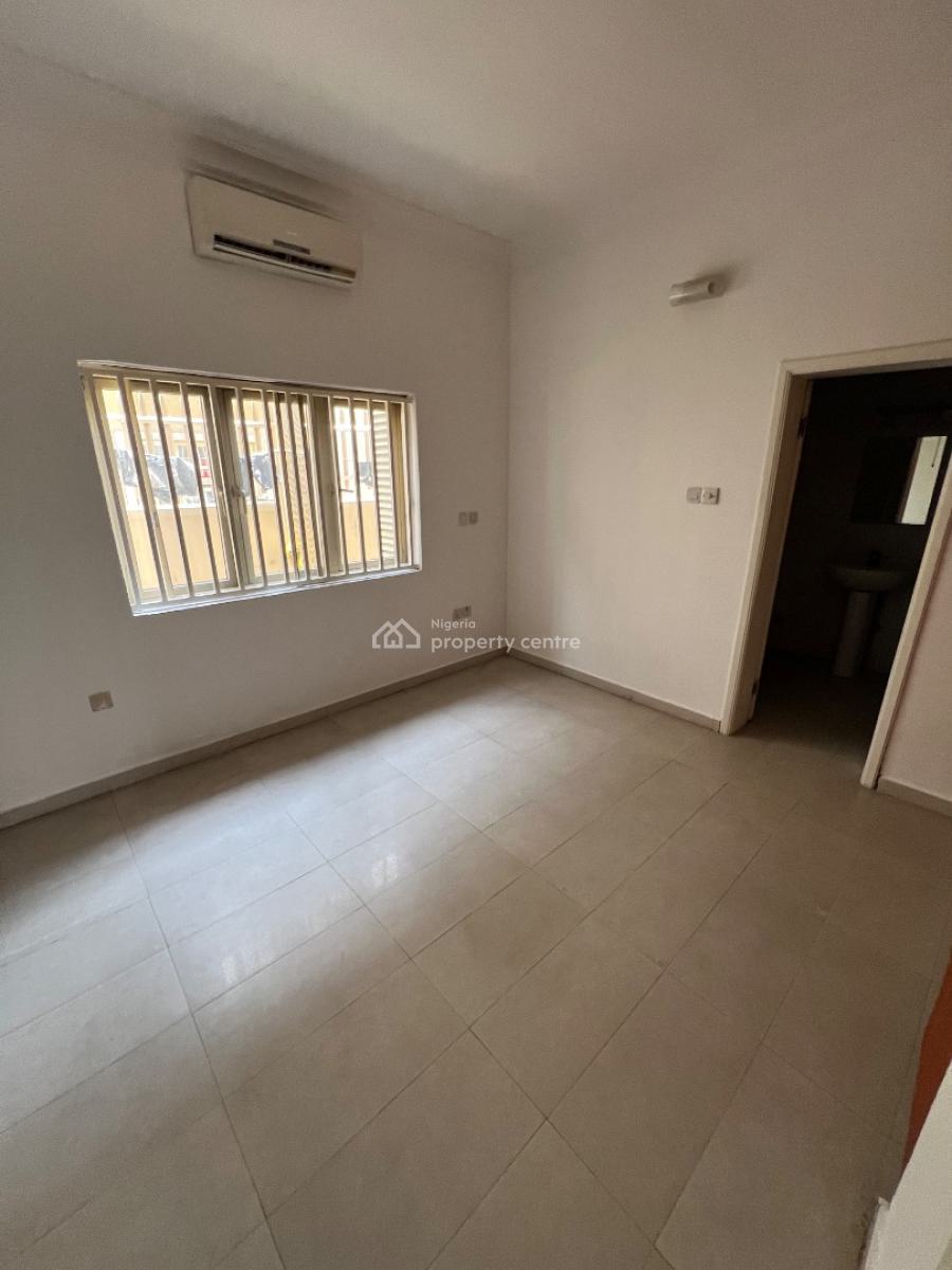 Classic and Luxurious 3-bedroom Flat with Bq and 7 Acs and Inverter, Lekki Phase 1, Lekki, Lagos, Flat / Apartment for Rent