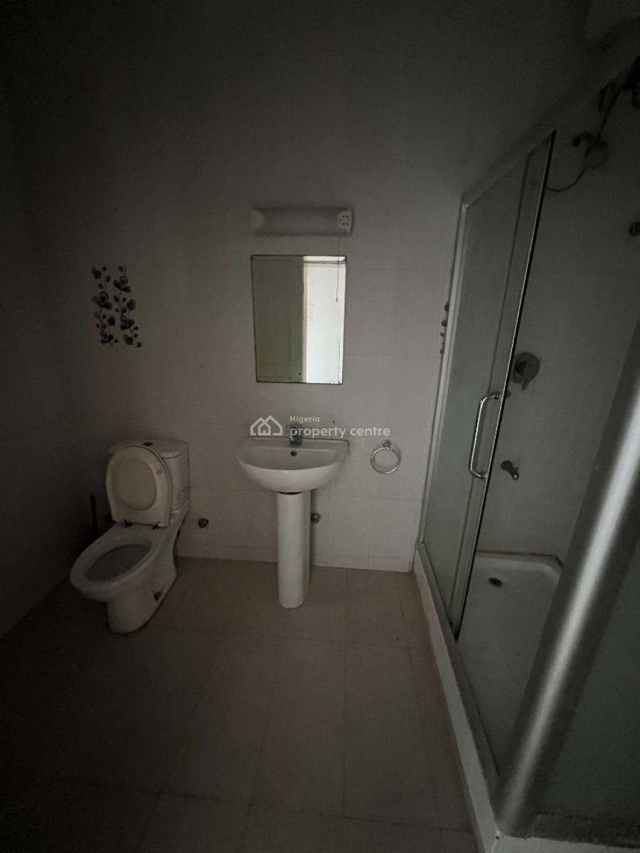 Classic and Luxurious 3-bedroom Flat with Bq and 7 Acs and Inverter, Lekki Phase 1, Lekki, Lagos, Flat / Apartment for Rent