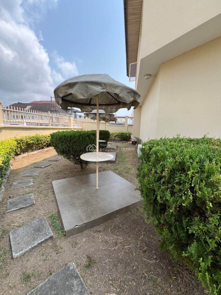 Classic and Luxurious 3-bedroom Flat with Bq and 7 Acs and Inverter, Lekki Phase 1, Lekki, Lagos, Flat / Apartment for Rent