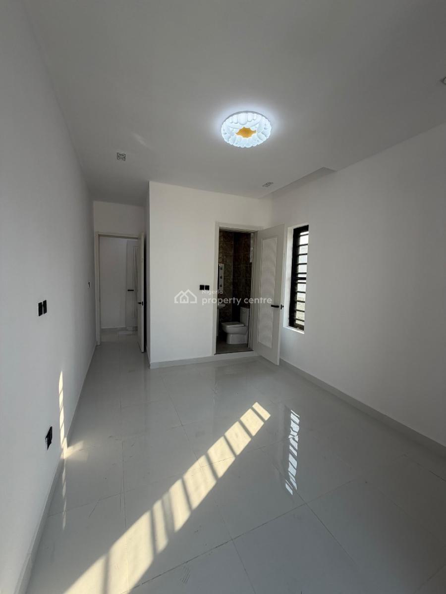 Contemporary 2 Bedrooms Apartment with Excellent Facilities, Ologolo, Lekki, Lagos, Flat / Apartment for Sale