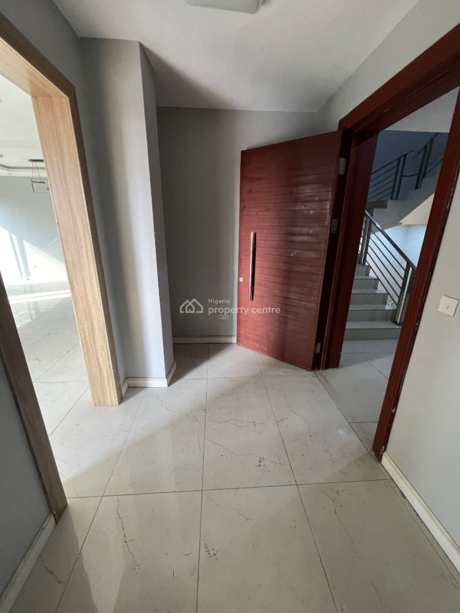 Super-luxury, Contemporary 4 Bedrooms Maisonnette with Staff Quarters., Lekki Phase 1, Lekki, Lagos, Flat / Apartment for Sale