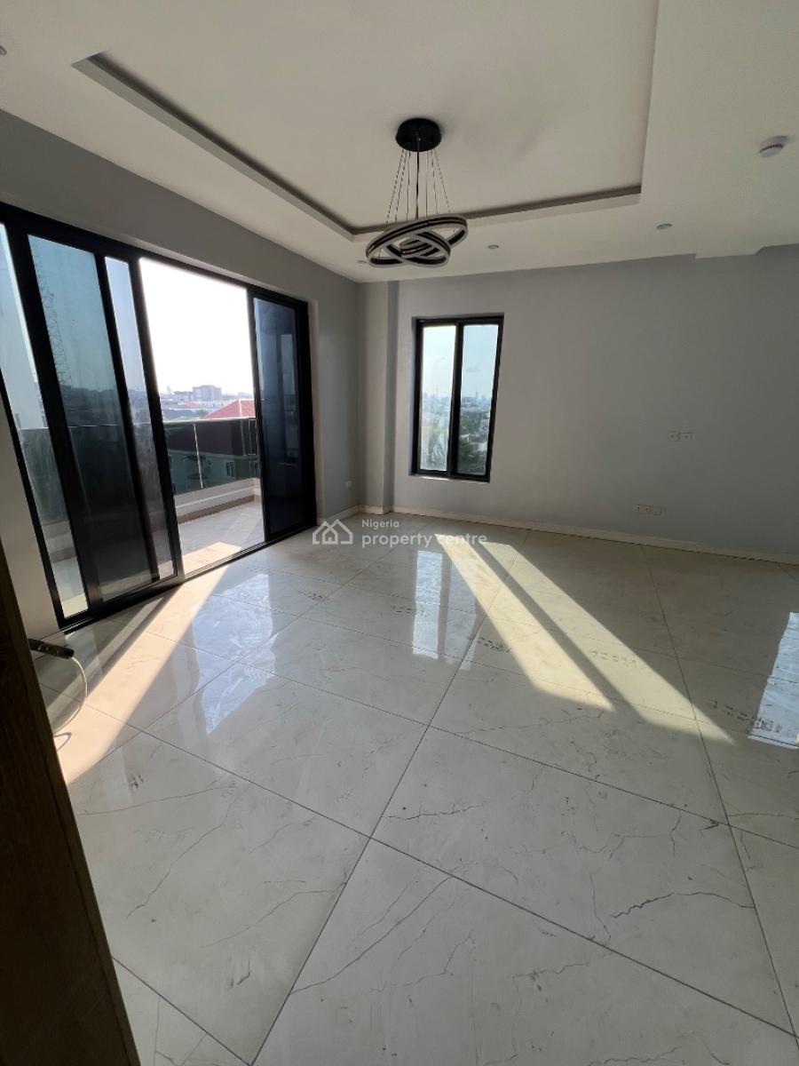Super-luxury, Contemporary 4 Bedrooms Maisonnette with Staff Quarters., Lekki Phase 1, Lekki, Lagos, Flat / Apartment for Sale