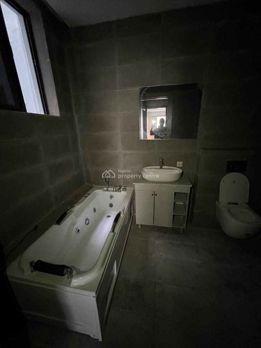 Super-luxury, Contemporary 4 Bedrooms Maisonnette with Staff Quarters., Lekki Phase 1, Lekki, Lagos, Flat / Apartment for Sale